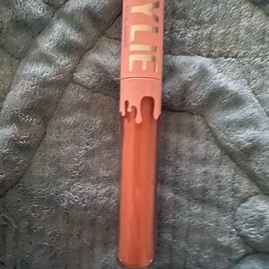 Kylie Matte Lipstick - Warm Brown
